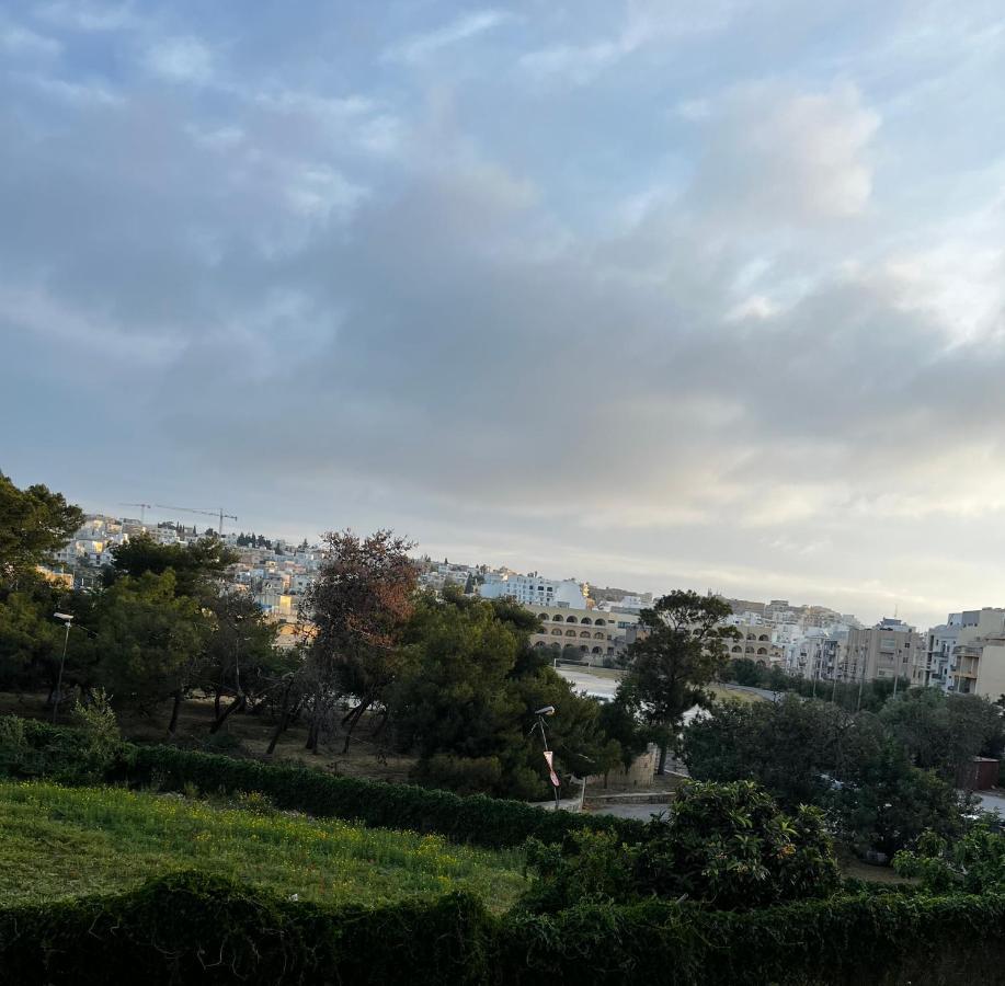 Guesthouse No. 48 Msida Esterno foto